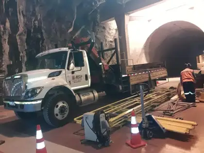 Trabajo de izaje y transporte en terreno, foto 19 de 109